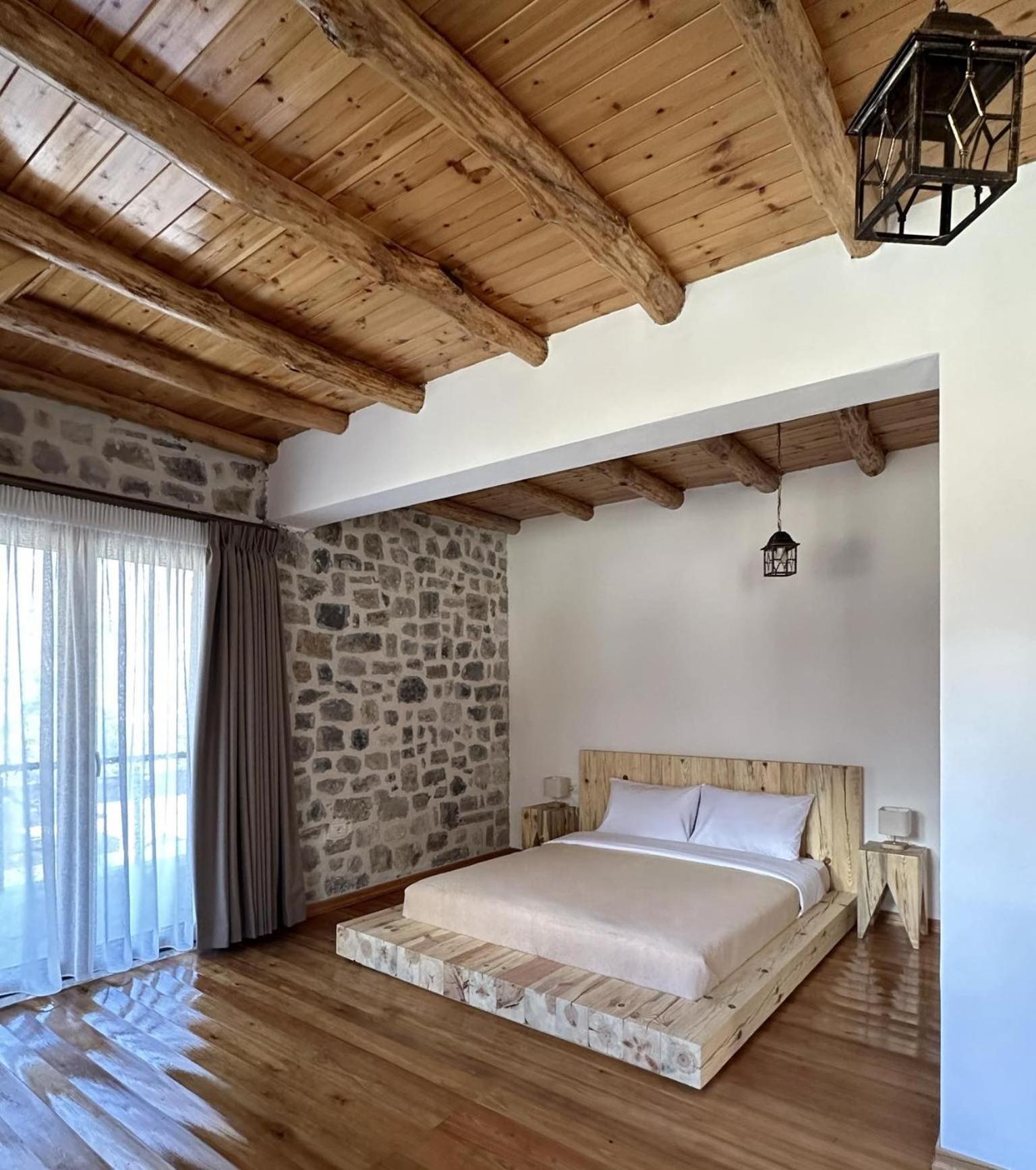Valter & Drita'S Guesthouse Theth Bagian luar foto
