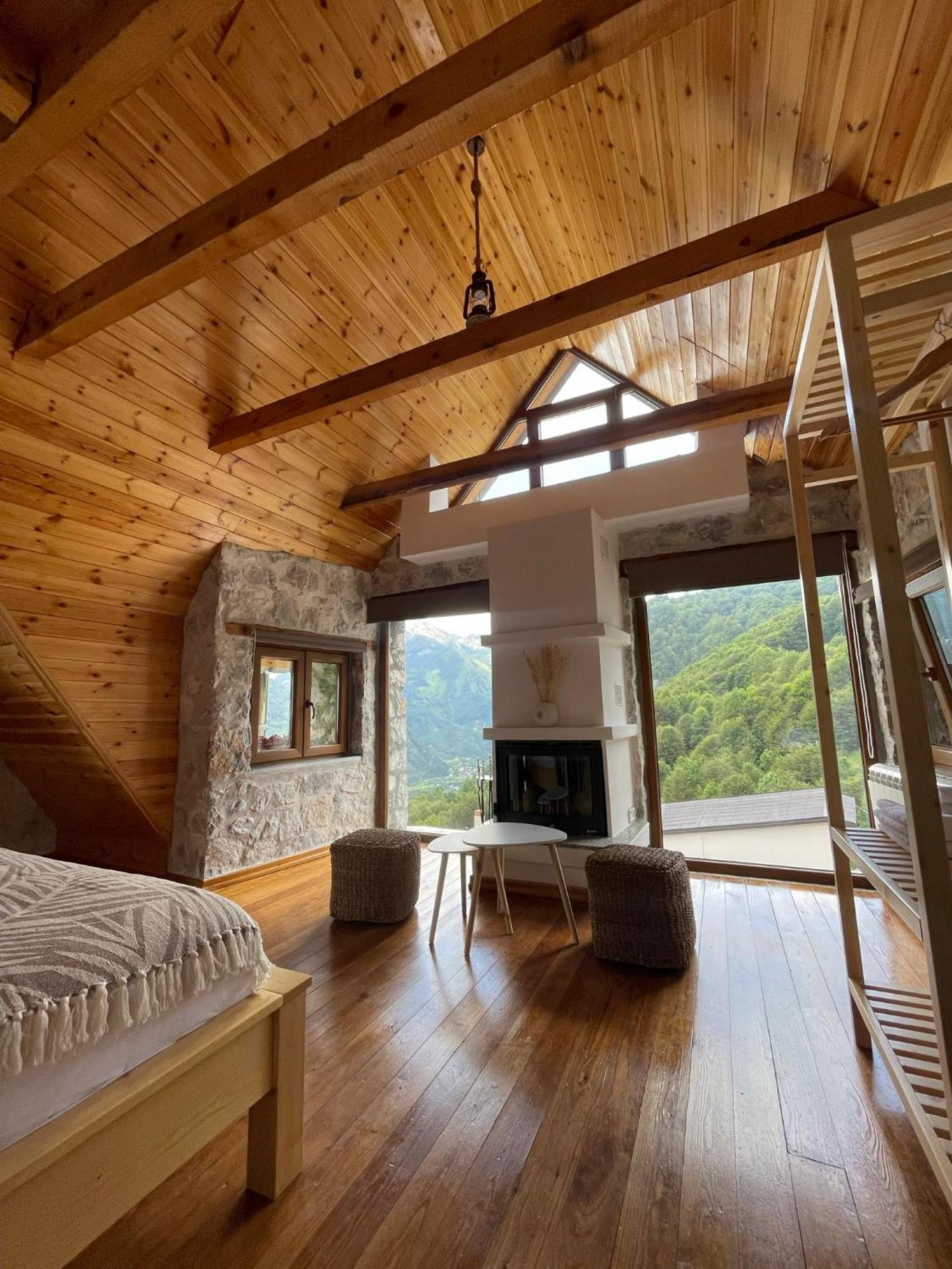 Valter & Drita'S Guesthouse Theth Bagian luar foto