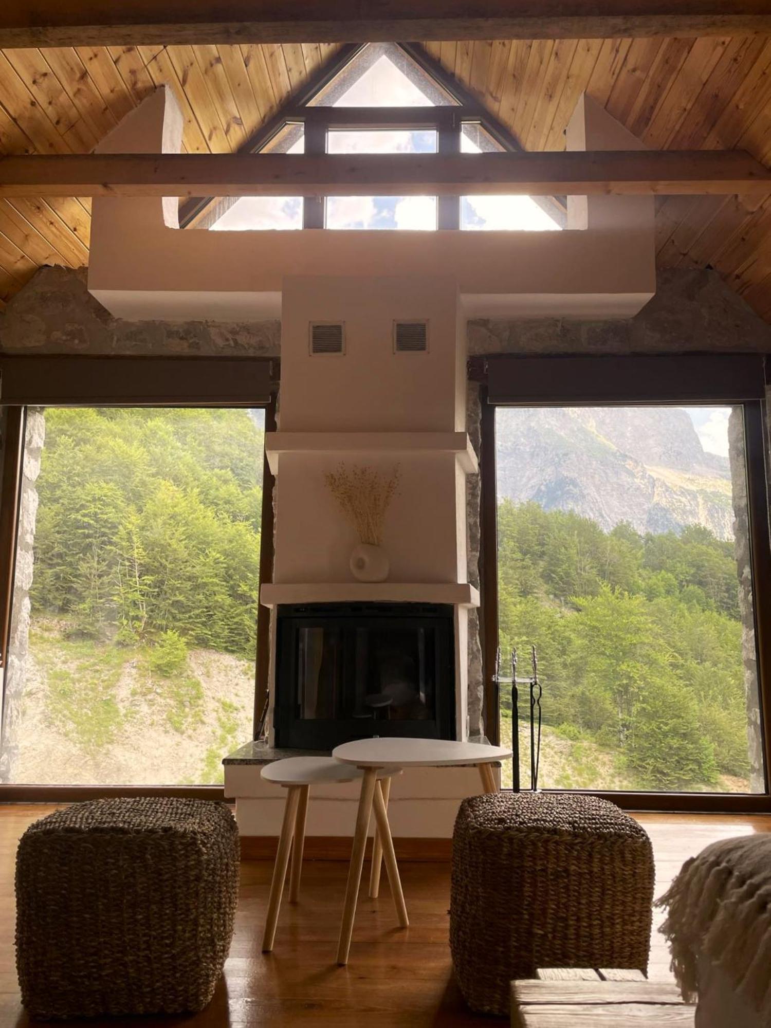 Valter & Drita'S Guesthouse Theth Bagian luar foto