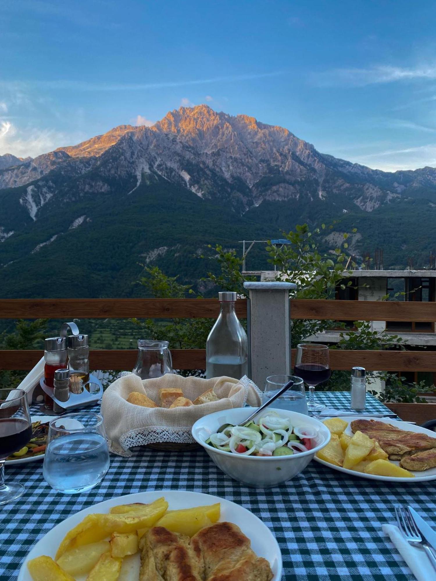 Valter & Drita'S Guesthouse Theth Bagian luar foto